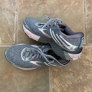 Women’s Brooks Adrenaline GTS 18 running shoes